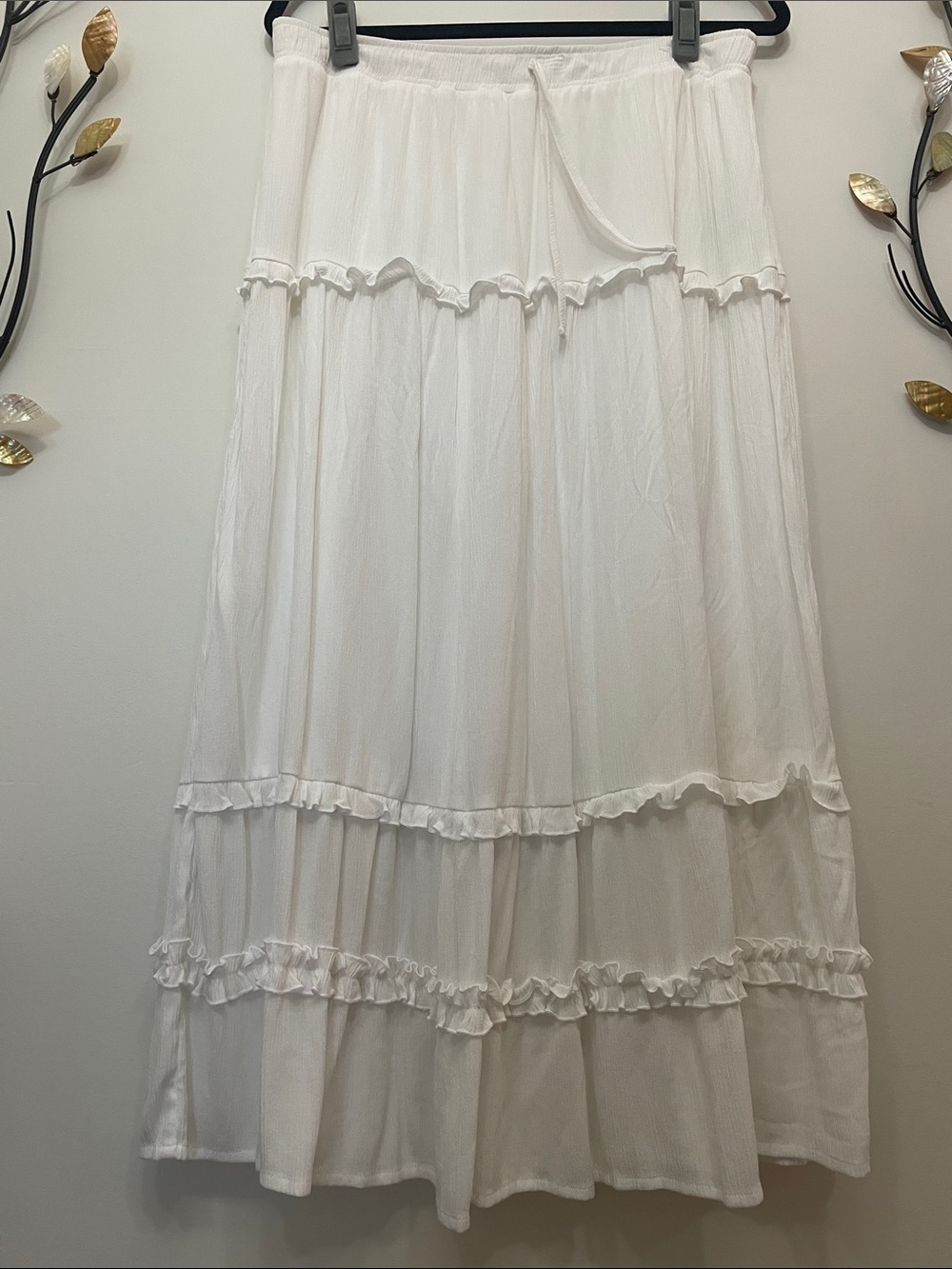 CELEBRITY PINK  XL Tiered White Maxi Skirt with Ruffle Detail